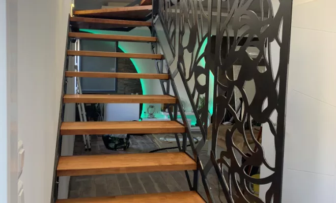 Création et pose d'un escalier en acier et bois dans une maison à Marignane , Vitrolles, EDC13