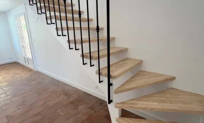Fabrication d'un escalier métallique et bois sur la commune d'Aix en Provence, Vitrolles, EDC13