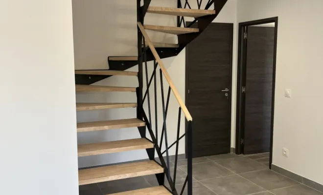 Escaliers en métal sur mesure, Puy sainte Reparade, EDC13